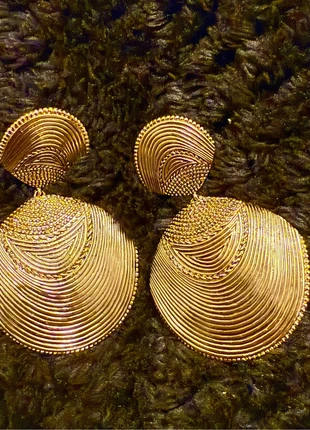 Magnifiques boucles d’oreilles - EIKO de Sezane, marque: Sézane, état: Très bon état, 95,00 €, 100,45 € Protection acheteurs incluse