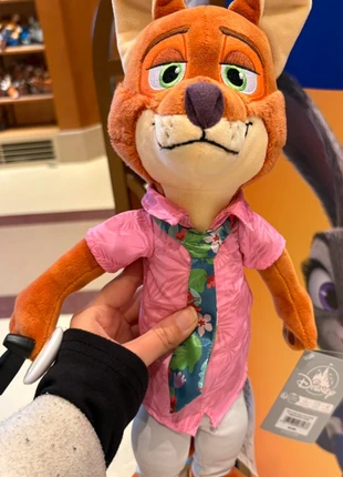 Peluche Nick zootopie 2 - Disneyland Paris, marque: Disneyland Paris, état: Neuf avec étiquette, taille: Taille unique, 30,00 €, 32,20 € Protection acheteurs incluse
