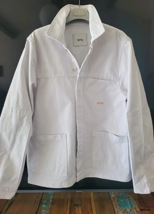 Veste en jean Arte blanche taille S ou petit M logo brodé, merk: Arte, staat: Heel goed, maat: S, € 99,00, € 104,65 inclusief Kopersbescherming
