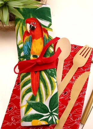 Pochette à couverts perroquet, marque: Fait Main, état: Neuf sans étiquette, 12,00 €, 13,30 € Protection acheteurs incluse