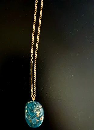 Collier ovale bleu et or, état: Neuf sans étiquette, 2,00 €, 2,80 € Protection acheteurs incluse