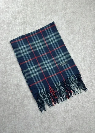 Écharpe Burberry bleu marine, marca: Burberry, estado: Muy bueno, 45,00 €, 47,95 € Protección al comprador Pro incluida