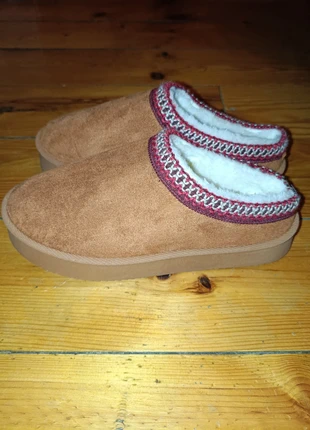 Chaussons fourrés, marque: sans marque, état: Neuf sans étiquette, taille: 39, 10,00 €, 11,20 € Protection acheteurs incluse