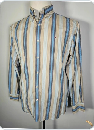 Chemise Tommy Hilfiger rayée beige/bleu L - Logo drapeau, Classique & Élégante, merk: Tommy Hilfiger, staat: Heel goed, maat: L, € 24,90, € 26,85 inclusief Kopersbescherming Pro