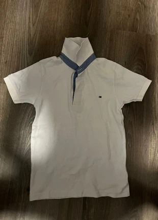 Goeie tshirt, merk: Tommy Hilfiger, staat: Goed, maat: 11 jaar / 146 cm, € 5,50, € 6,48 inclusief Kopersbescherming