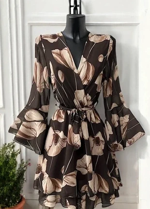 Robe courte marron taille M, marque: Boutique Parisienne, état: Très bon état, taille: M / 38 / 10, 31,00 €, 33,25 € Protection acheteurs (Pro) incluse