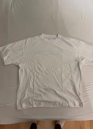 Basic shirt, merk: H&M, staat: Goed, maat: M, € 2,00, € 2,80 inclusief Kopersbescherming