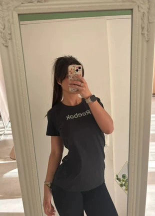 T-Shirt Reebook 🫶🏼, marke: Reebok, zustand: Sehr gut, größe: L / 40 / 12, 5,00 €, 5,95 € inklusive Vinted-Käuferschutz