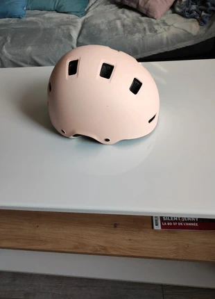 Casque à vélo ou roller, marque: Oxelo, état: Très bon état, 6,00 €, 7,00 € Protection acheteurs incluse