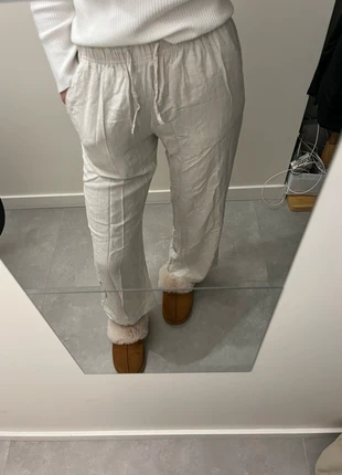 Pantalon en lin, marque: Bershka, état: Très bon état, taille: XS / 34 / 6, 6,00 €, 7,00 € Protection acheteurs incluse