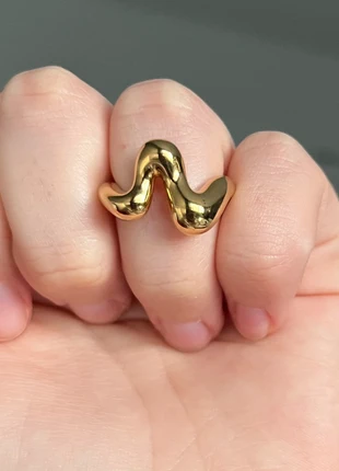 Anillo & other stories, merk: & Other Stories, staat: Nieuw zonder prijskaartje, maat: 51.8 mm / 16.5 mm Ø, € 15,00, € 16,45 inclusief Kopersbescherming