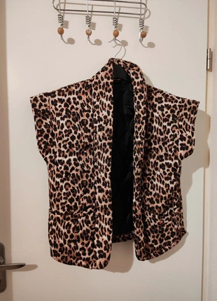 Veste matelassée sans manche Léopard, marque: Made In Italy, état: Très bon état, taille: Taille unique, 8,00 €, 9,10 € Protection acheteurs incluse