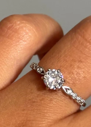 💠 Bague en argent – Pierre brillante & finition raffinée, merk: Argent, staat: Nieuw met prijskaartje, maat: Aanpasbaar, € 10,00, € 11,20 inclusief Kopersbescherming