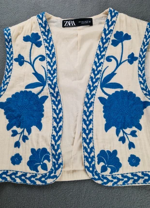 Gilet Sans Manche Femme Zara Taille S Couleur Beige Broderie Bleu 100% Cotton, merk: Zara, staat: Heel goed, maat: S / 36 / 8, € 27,00, € 29,05 inclusief Kopersbescherming