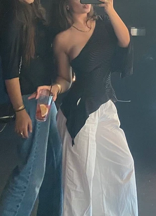 Sparkly Black Top, marque: Zara, état: Très bon état, taille: S / 36 / 8, 15,00 €, 16,45 € Protection acheteurs incluse