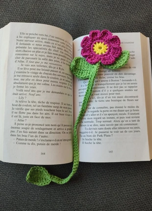 Marque page fleur fushia, marque: Fait Main, état: Neuf sans étiquette, 3,00 €, 3,85 € Protection acheteurs incluse