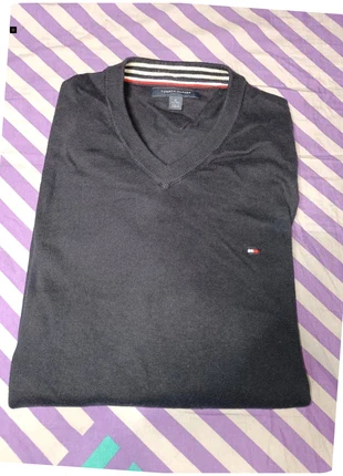 Pull col V Tommy Hilfiger noir, brand: Tommy Hilfiger, condition: Very good, size: XL, €24.68, €26.61 includes Buyer Protection