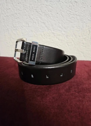 Ceinture Homme Hugo Boss - 105cm - Cuir Noir - Très Bon État, marque: Hugo Boss, état: Très bon état, taille: 105 cm, 40,00 €, 42,70 € Protection acheteurs (Pro) incluse