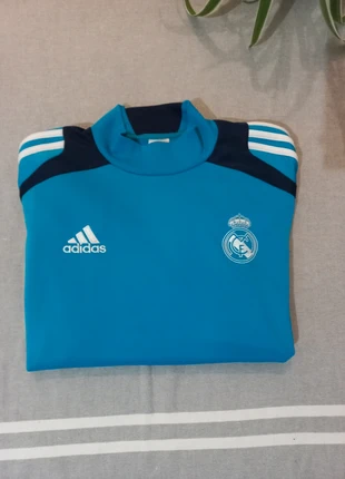 Sweat Real Madrid Adidas en parfaite état Aucun défaut Taille M, marke: adidas, zustand: Sehr gut, größe: M, 15,00 €, 16,45 € inklusive Vinted-Käuferschutz