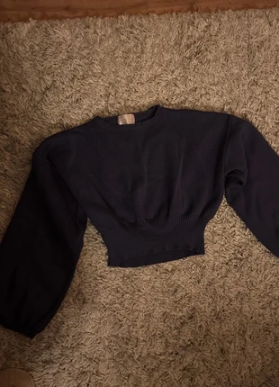 Cropped donkerblauwe trui, marque: Lvcilia, état: Très bon état, taille: S / 36 / 8, 4,50 €, 5,43 € Protection acheteurs incluse