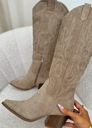 Aelia · Bottes Santiags élégantes en suède taupe, brand: sans marque, condizioni: Ottime, taglia: 41, €39.00, €41.65 include la Protezione acquisti