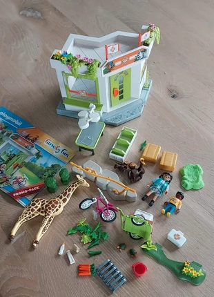 Playmobil Dierenartspraktijk in de dierentuin, artikelnummer 70900, merk: Playmobil, staat: Goed, maat: 4 jaar / 104 cm, € 17,50, € 19,08 inclusief Kopersbescherming