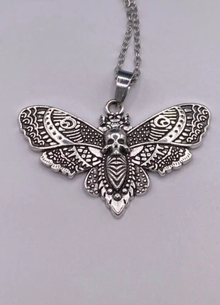 Bellissima collana in acciaio con ciondolo falena con teschio stilizzata, marca: Bobidibu, estado: Nuevo sin etiquetas, 7,30 €, 8,37 € Protección al comprador incluida