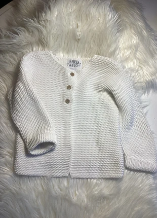 Gilet en maille ėpaisse blanc cassė Fred & Flo, marque: Fred & Flo, état: Très bon état, taille: 12-18 mois / 80 cm, 6,00 €, 7,00 € Protection acheteurs incluse