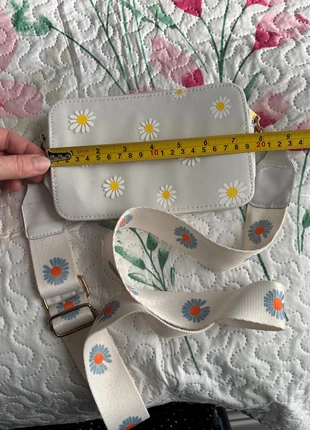 Daisy crossbody bag, brand: NO LABEL, condition: Very good, £4.00, £4.90 includes Buyer Protection