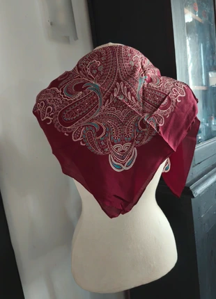 Foulard vintage bordeau motifs paisley 71*78cm, brand: Vintage, condition: Very good, €4.00, €4.90 includes Buyer Protection