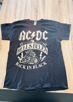 Tee shirt acdc, marque: Gildan, état: Neuf sans étiquette, taille: L, 4,00 €, 4,90 € Protection acheteurs incluse