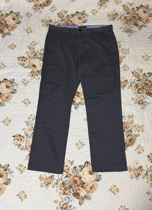 Tommy Hilfiger Custom Fit Pantaloni Chino Grigio Scuro Taglia 38/32 Uomo, marke: Tommy Hilfiger, zustand: Sehr gut, größe: M, 40,00 €, 42,70 € inklusive Vinted-Käuferschutz