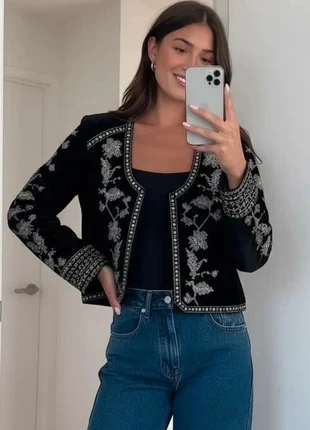 Veste noire brodée à motifs floraux argentés, style chic et bohème taille S, marque: Vintage Dressing, état: Très bon état, taille: S / 36 / 8, 62,90 €, 66,75 € Protection acheteurs (Pro) incluse