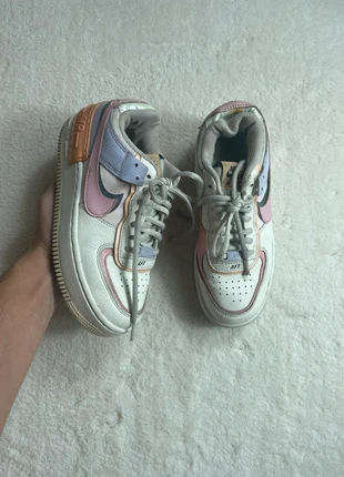 Nike air force 1 blanche/rose 36.5, marca: Nike, estado: Bueno, tamaño: 36.5, 10,00 €, 11,20 € Protección al comprador Pro incluida