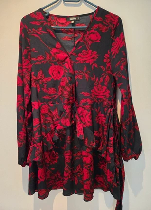 Robe courte à fleurs MissGuided taille S, marque: Missguided, état: Très bon état, taille: S / 36 / 8, 5,00 €, 5,95 € Protection acheteurs incluse