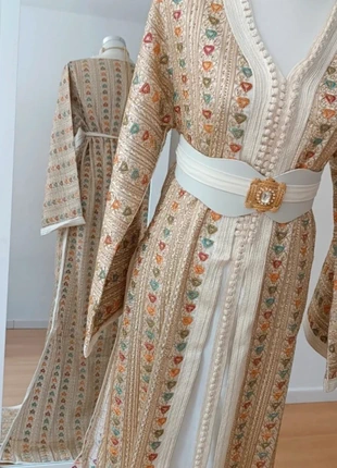 caftan takchita tissu sari
Blanc crème Neuf Marié invité saree taille M L, état: Neuf sans étiquette, taille: L / 40 / 12, 170,00 €, 179,20 € Protection acheteurs incluse