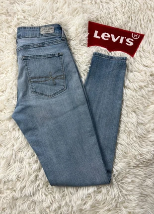 Jean Lévi’s W28 FR38 L32.    L1121, marque: Levi's, état: Très bon état, taille: M / 38 / 10, 20,90 €, 22,65 € Protection acheteurs (Pro) incluse