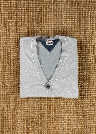 Gilet, Cardigan Gris Brodé Tommy Hilfiger en Coton Taille M, marque: Tommy Hilfiger, état: Très bon état, taille: M, 20,00 €, 21,70 € Protection acheteurs (Pro) incluse