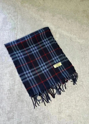 Écharpe Burberry bleu marine, marque: Burberry, état: Très bon état, 45,00 €, 47,95 € Protection acheteurs (Pro) incluse