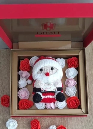 Coffret Noël avec roses décoratives + Père Noël crochet, merk: Noël, staat: Nieuw zonder prijskaartje, € 10,85, € 12,09 inclusief Kopersbescherming