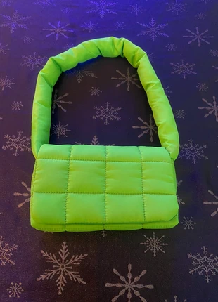 Green little bag, merk: Trendy, staat: Heel goed, € 7,00, € 8,05 inclusief Kopersbescherming