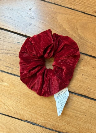 Chouchou velours Sézane, marque: Sézane, état: Neuf avec étiquette, 5,00 €, 5,95 € Protection acheteurs incluse