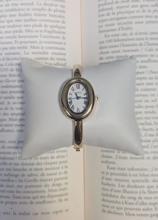 Montre femme dorée style vintage à cadran ovale blanc chiffres romains bracelet métal or, merk: minaco, staat: Heel goed, maat: Universele maat, € 12,90, € 14,25 inclusief Kopersbescherming Pro