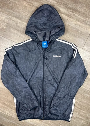 Coupe vent avec capuche Adidas | Taille M | Bleu marine logo imprimé, marca: adidas, estado: Muito bom, tamanho: M, €20.00, €21.70 inclui Proteção do Comprador