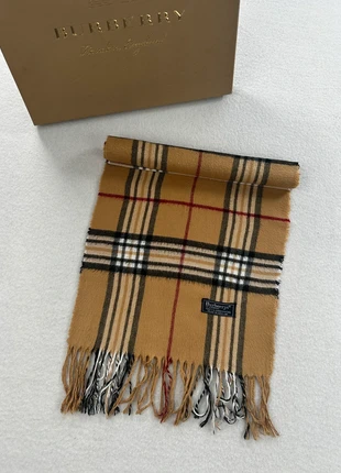 Écharpe Burberry beige tartan classique vintage old money, brand: Burberry, condition: Very good, €49.00, €52.15 includes Buyer Protection