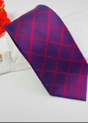 Cravate café coton en Soie - 9,5 cm - fuchsia violet carreaux - très bon état, marque: Café Coton, état: Très bon état, 14,00 €, 15,40 € Protection acheteurs (Pro) incluse