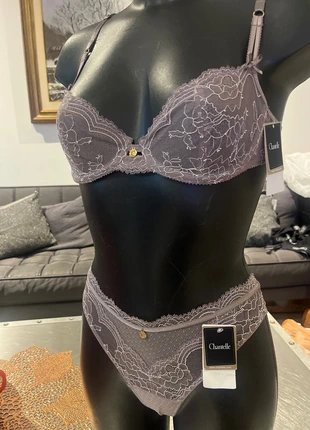 Ensemble à fine dentelle Chantelle 85C+38/40, marque: Chantelle, état: Neuf avec étiquette, taille: L / 40 / 12, 55,00 €, 58,45 € Protection acheteurs (Pro) incluse