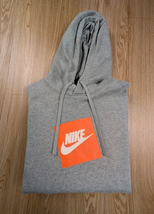 Sweat à capuche Nike gris clair logo orange taille M – modèle mixte – excellent état #408d, marca: Nike, estado: Muito bom, tamanho: M, €15.00, €16.45 inclui Proteção do Comprador