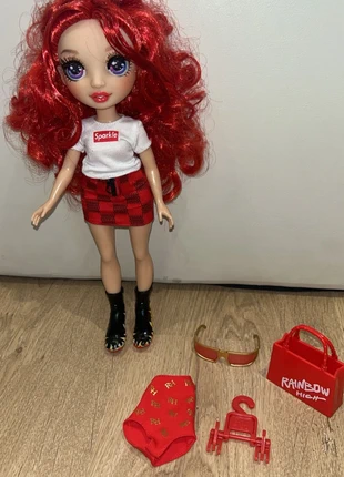Rainbow high ruby, marke: Rainbow High, zustand: Sehr gut, größe: 6 Jahre / 116, 12,00 €, 13,30 € inklusive Vinted-Käuferschutz