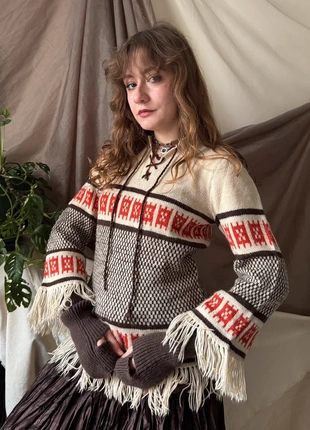 Bohemian vintage white wool knitted strappy sweater, marque: Vintage Dressing, état: Très bon état, taille: M / 38 / 10, 30,00 €, 32,20 € Protection acheteurs incluse